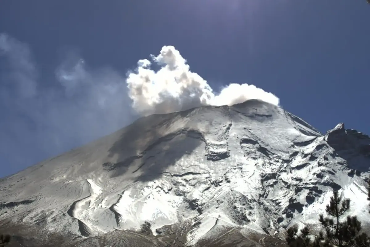 Fotografía panorámica del volcán Popocatépetl Foto: X(Twitter) @SkyAlertStorm