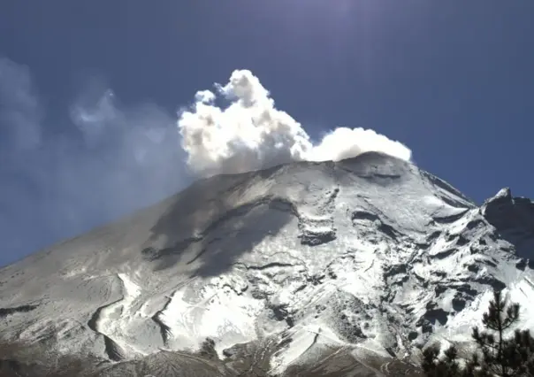 Volcán Popocatépetl continúa cubierto de nieve; así luce desde las alturas | FOTOS