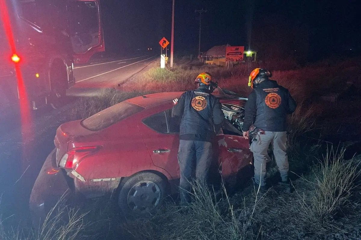 Automóvil choca contra tren en Cadereyta. Foto: Protección Civil Nuevo León