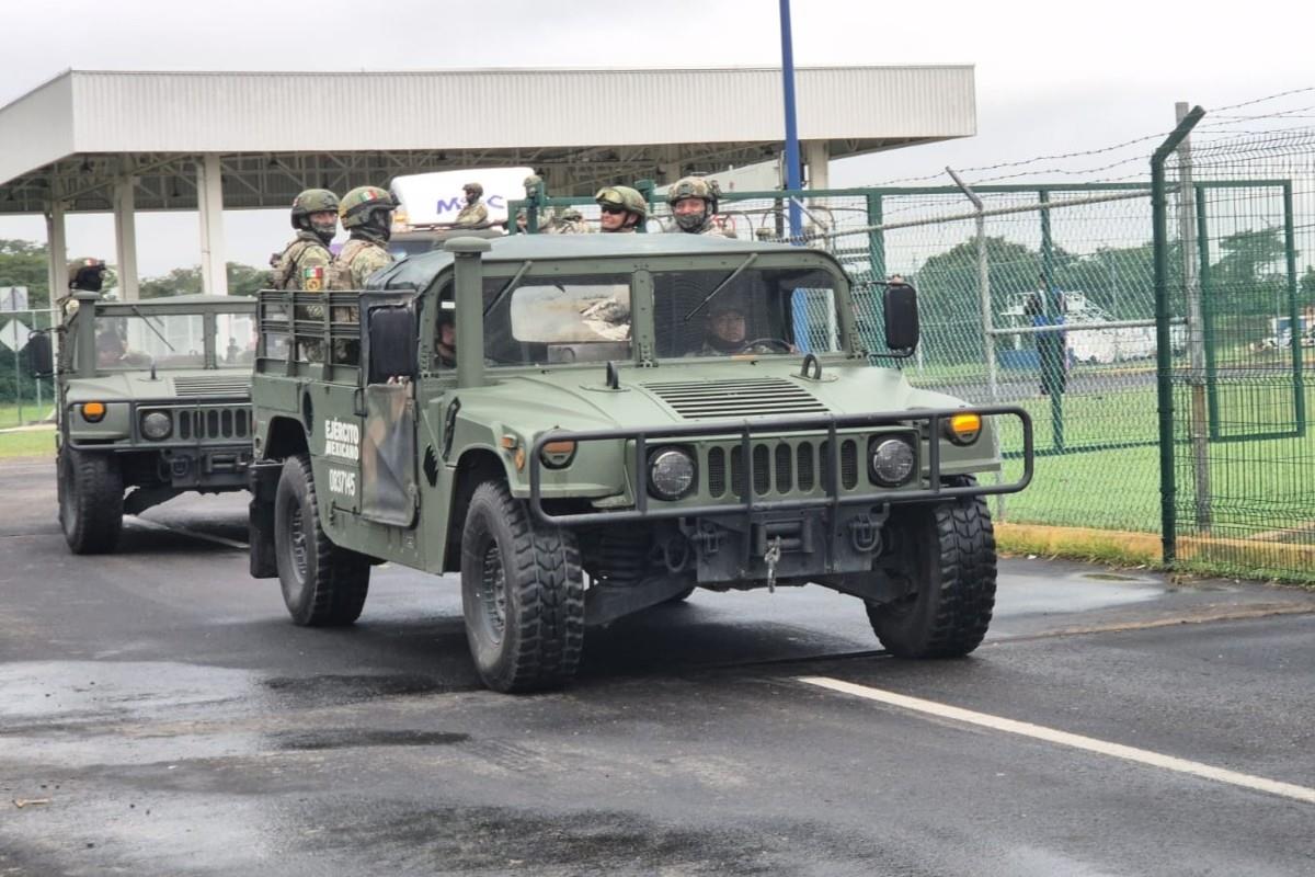 Militares llegando a Villahermosa, tabasco Foto: Armando de la Rosa