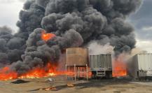 VIDEO | Se incendia fábrica recicladora de aceite en Salinas Victoria