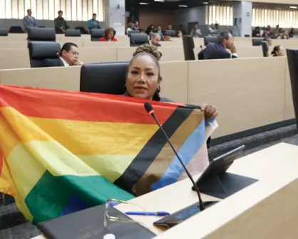 Primera diputada transexual rinde protesta en Congreso de Puebla