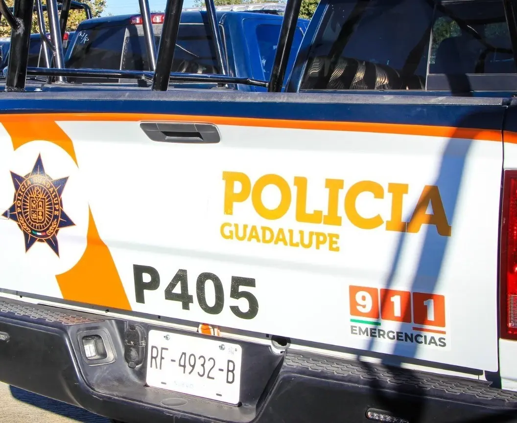 Unidad de la Policía de Guadalupe al momento de acudir al auxilio de la víctima. Foto: Policía de Guadalupe.