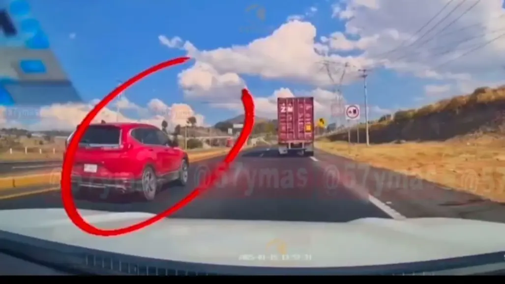 VIDEO | Familia sobrevive a intento de asalto en carretera de Edomex