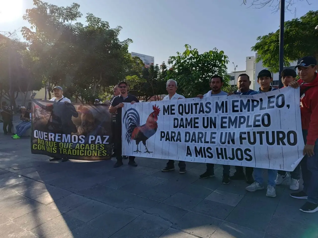 Protestan por prohibición de peleas de gallo en Chiapas. Foto: María Inés Muñoz.