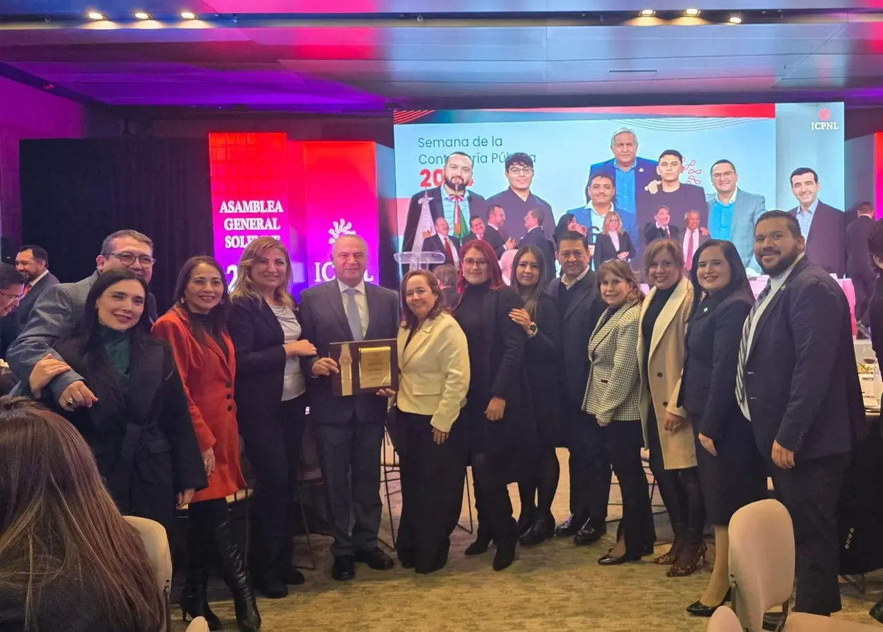 premio otorgado al Dr. Villarreal no solo enaltece su trayectoria personal, sino que también refuerza la reputación de la UANL como un semillero de talento y excelencia. Foto: UANL.