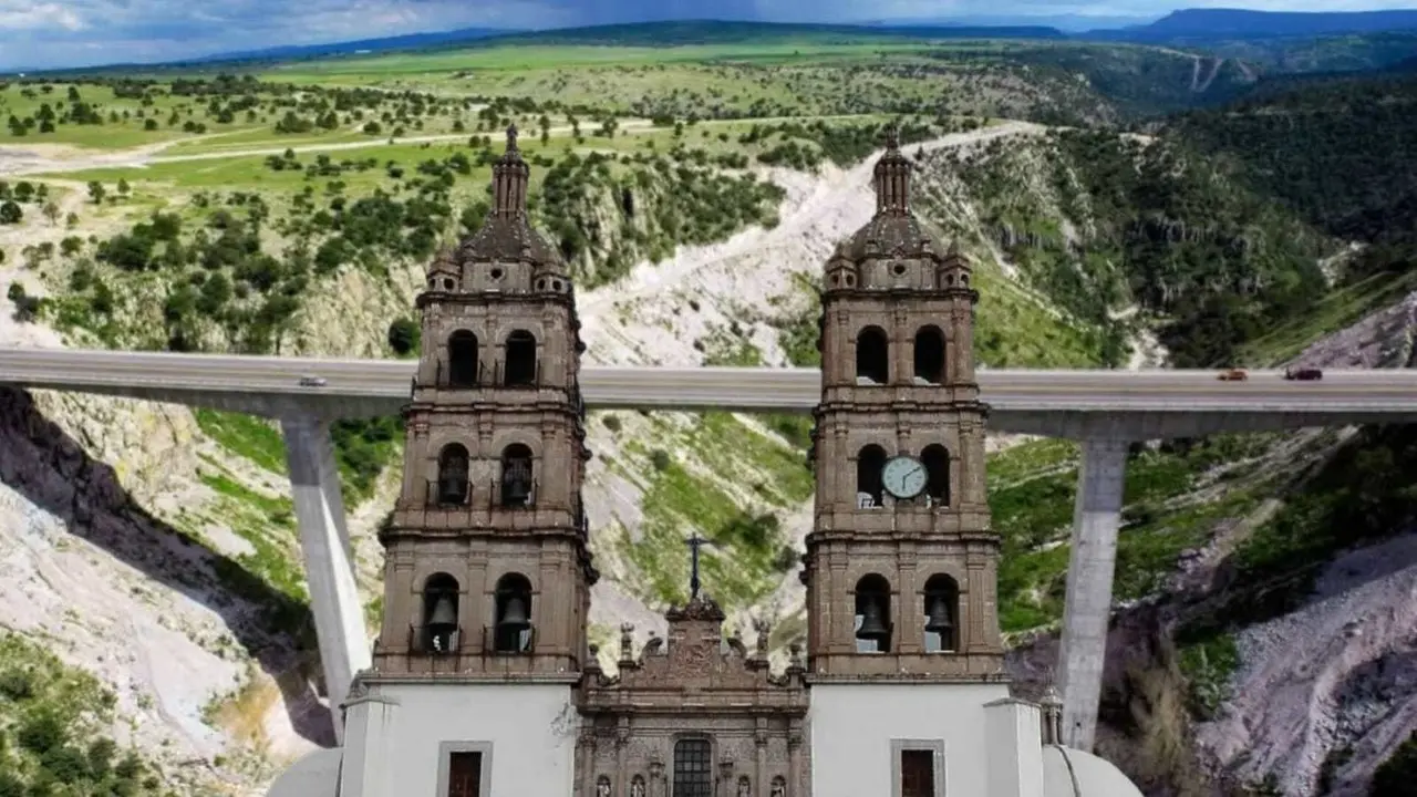 Este será el costo de viajar a Durango saliendo de Sinaloa en este Megapuente. Foto: Facebook/ Supercarretera Durango- Mazatlán/ Gerardo Lares.