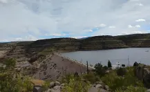 La presa de Durango donde puedes pescar y tiene un restaurante con una vista increíble