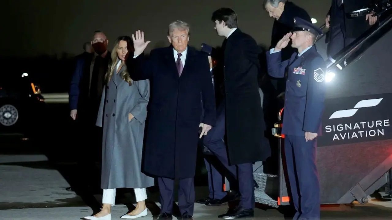 Donald Trump llega a Washington días antes de jurar como presidente. Foto: Redes