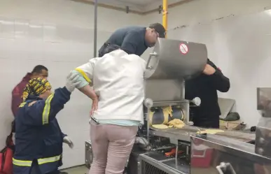 Tragedia en el trabajo: Mujer queda atrapada en una máquina para amasar tortillas en Ciudad Victoria