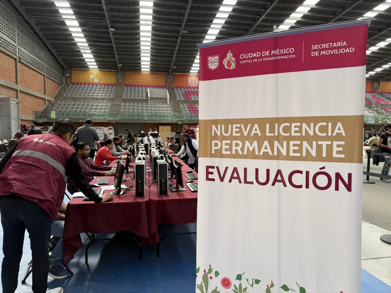 Trámite de la Licencia de Conducir Permanente en CDMX.     Foto: @LaSEMOVI