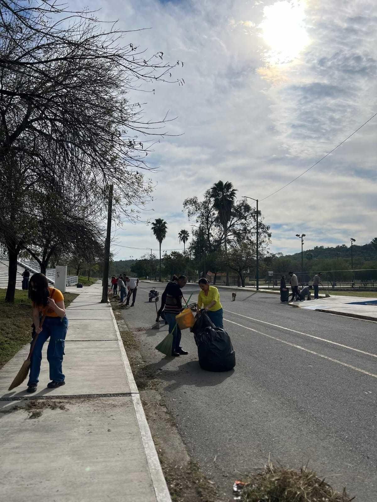 Limpieza de espacios publicos por parte de las Comisión de Parques y Biodiversidad de Tamaulipas. Foto: Redes Sociales