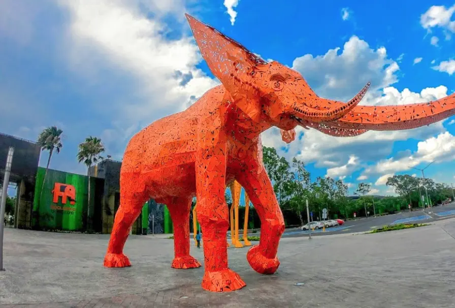 El Zoológico La Pastora es una excelente opción para disfrutar en familia, y gracias a la conectividad del transporte público, puedes llegar desde el centro de Monterrey de manera fácil y económica. Foto: Google.