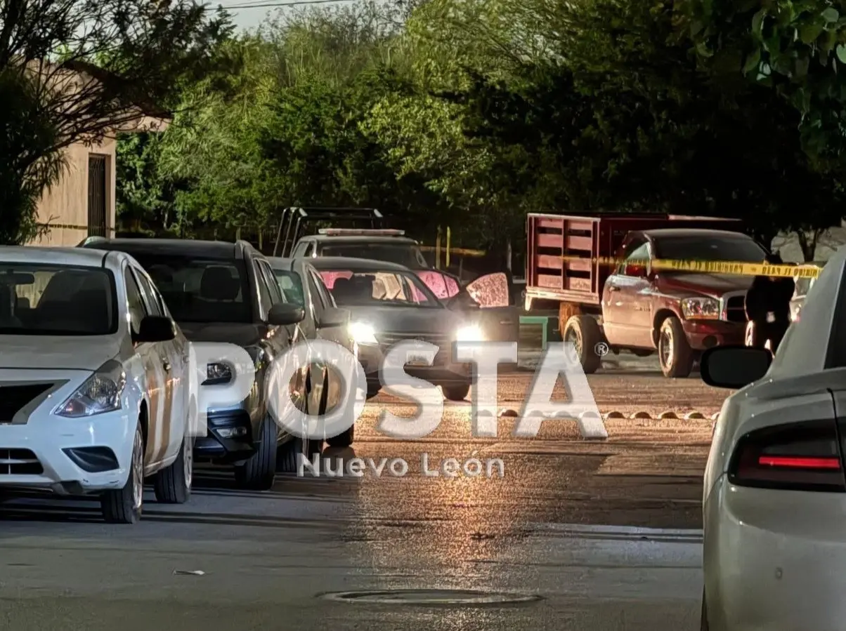 Autoridades municipales y estatales en la zona donde se dio la ejecución. Foto: POSTA MX.