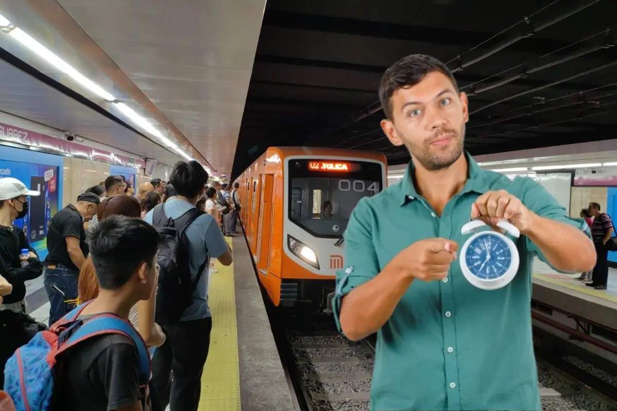 Personas esperando el tren del Metro, al frente se observa a un hombre sosteniendo un reloj.      Foto: @MetroCDMX y Freepik, editada en Canva.