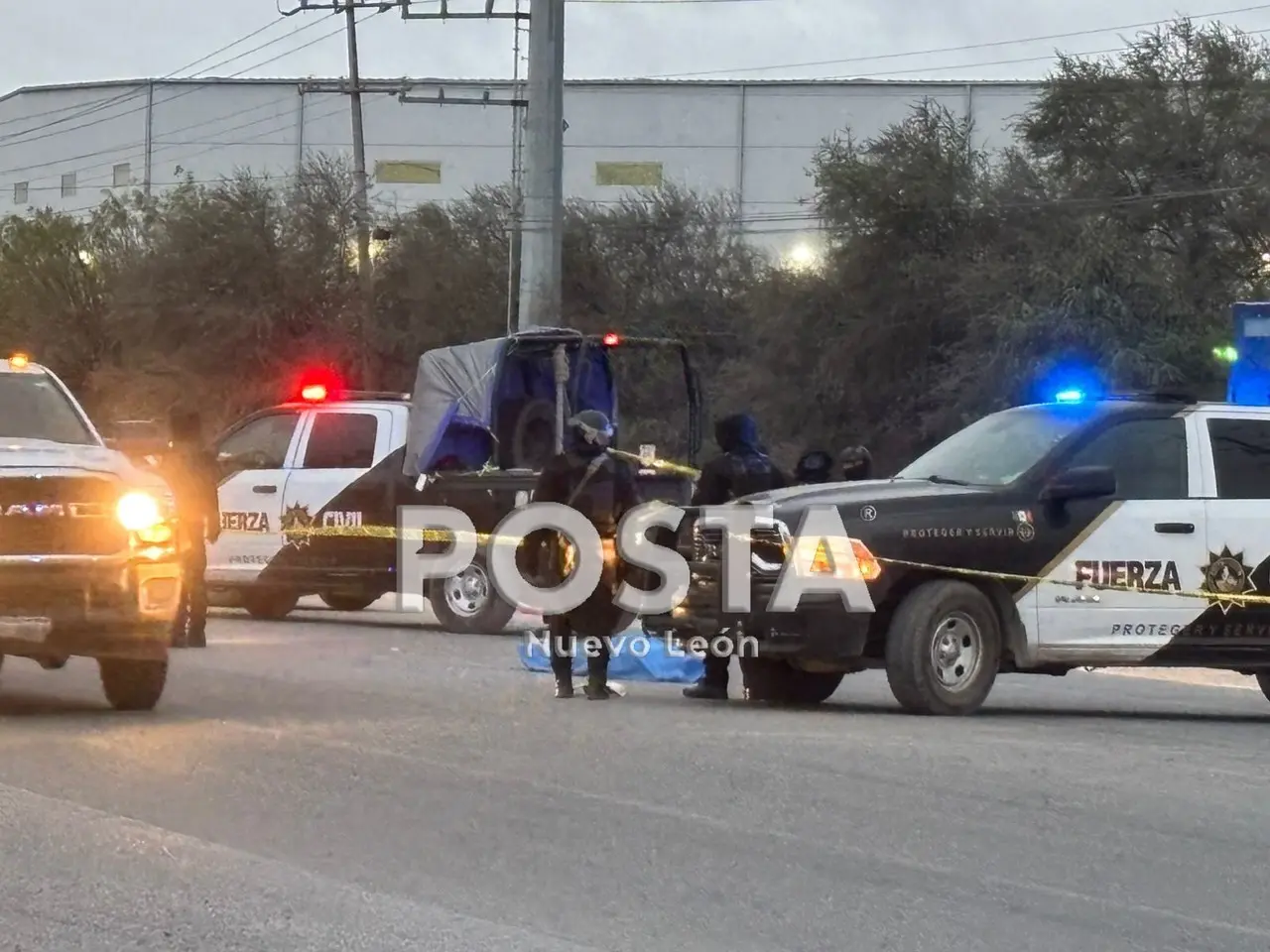 Elementos de Fuerza Civil en la zona donde murió la joven. Foto: POSTA MX.