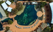 ¿Alberca o cenote? Este hotel en Tulum te ofrece lo mejor de ambos