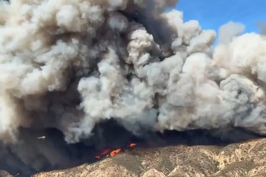 Nuevo incendio en California provoca evacuación de 20 mil personas