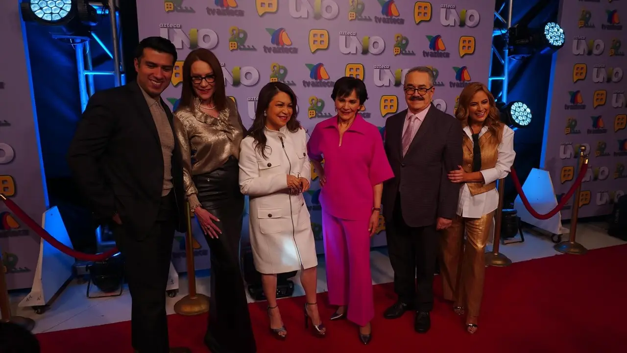 Ricky Manjarrez, Mónica Castañeda, Rosario Murrieta, Pati Chapoy, Pedro Sola y Linet Puente, los conductores de Ventaneando. Foto: Omar Gómez