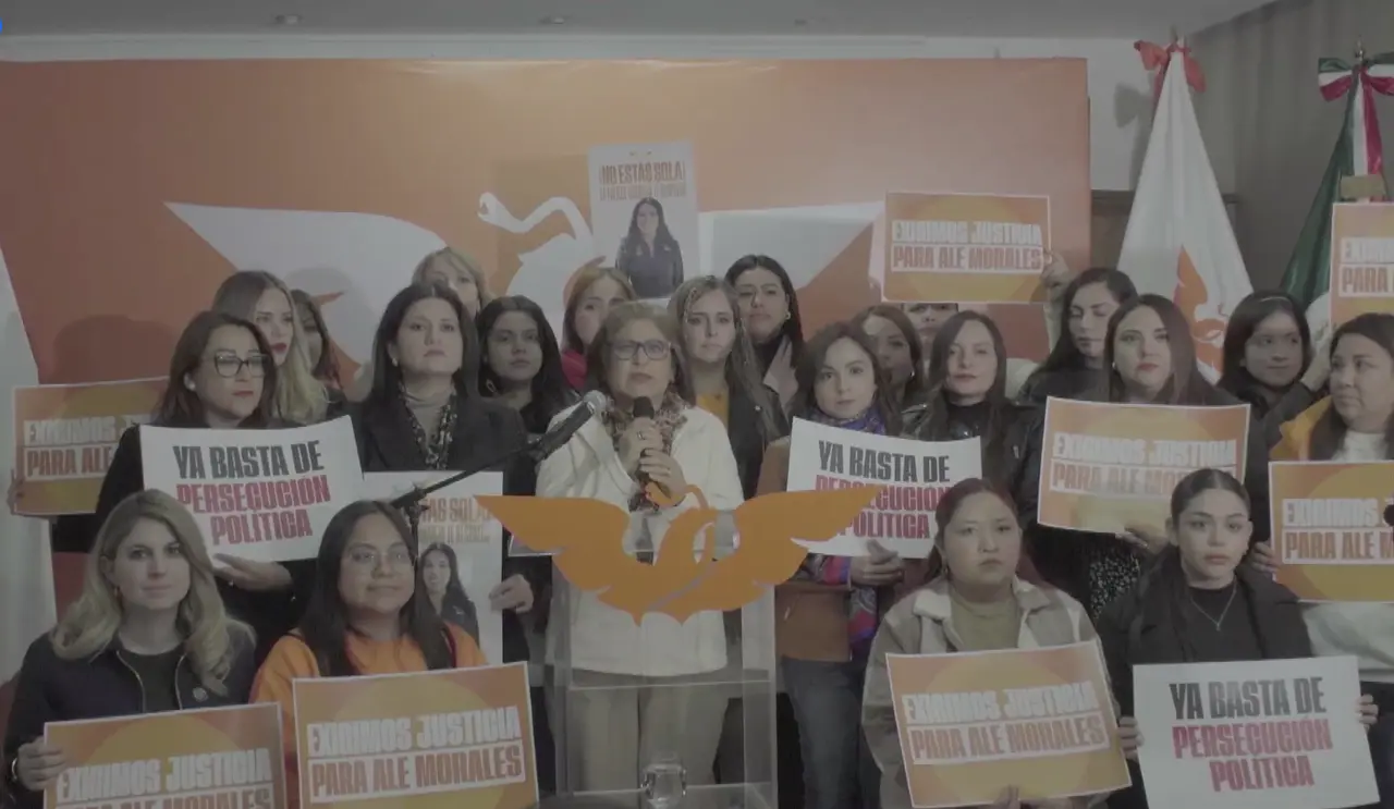 Movimiento Ciudadano Nuevo León reiteró su respaldo total a Alejandra Morales y anunció que no descansará hasta que se respete la libertad de expresión y se ponga fin a la violencia política contra las mujeres. Foto: Movimiento Ciudadano.