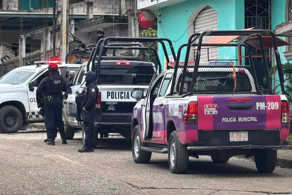 Policías municipales en escena del crimen Foto: Rosalinda Morales