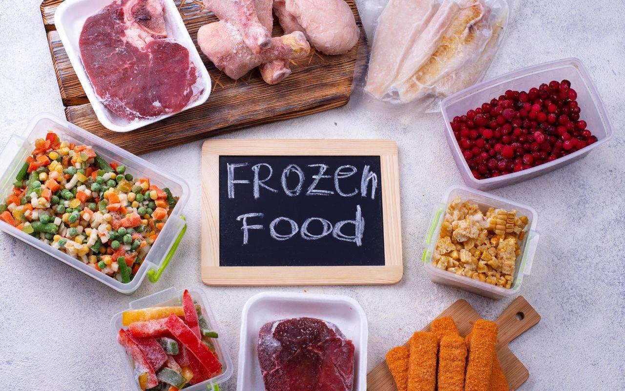 La caducidad de los alimentos congelados depende del tipo de producto y si es cocinado o crudo. Foto: Canva