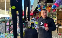Se viraliza comerciante de Monterrey que vende mallas de forma peculiar