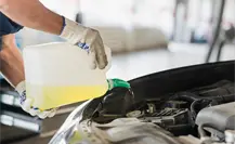 ¿Tiraste líquido anticongelante? Estos son los tips para limpiar los residuos