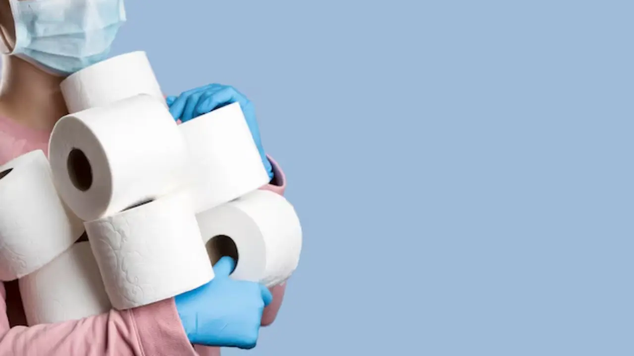 Elegir el papel higiénico correcto puede ahorrarte dinero y llamadas al plomero. ¡Elige bien! Foto: Freepik.