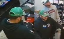 ¡Con las manos en la masa! Captan a sujetos robando gorra edición Natanael Cano en La Paz