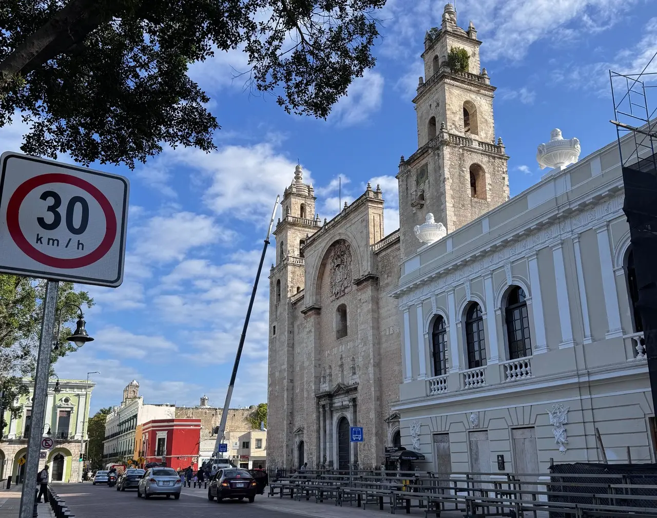 ¿Cuál es el proceso del retiro de la maleza y qué equipamiento se requiere?. Foto: Irving Gil