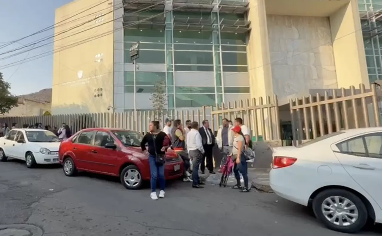 Dejan libres a 14 detenidos por pelea de gallos en Naucalpan