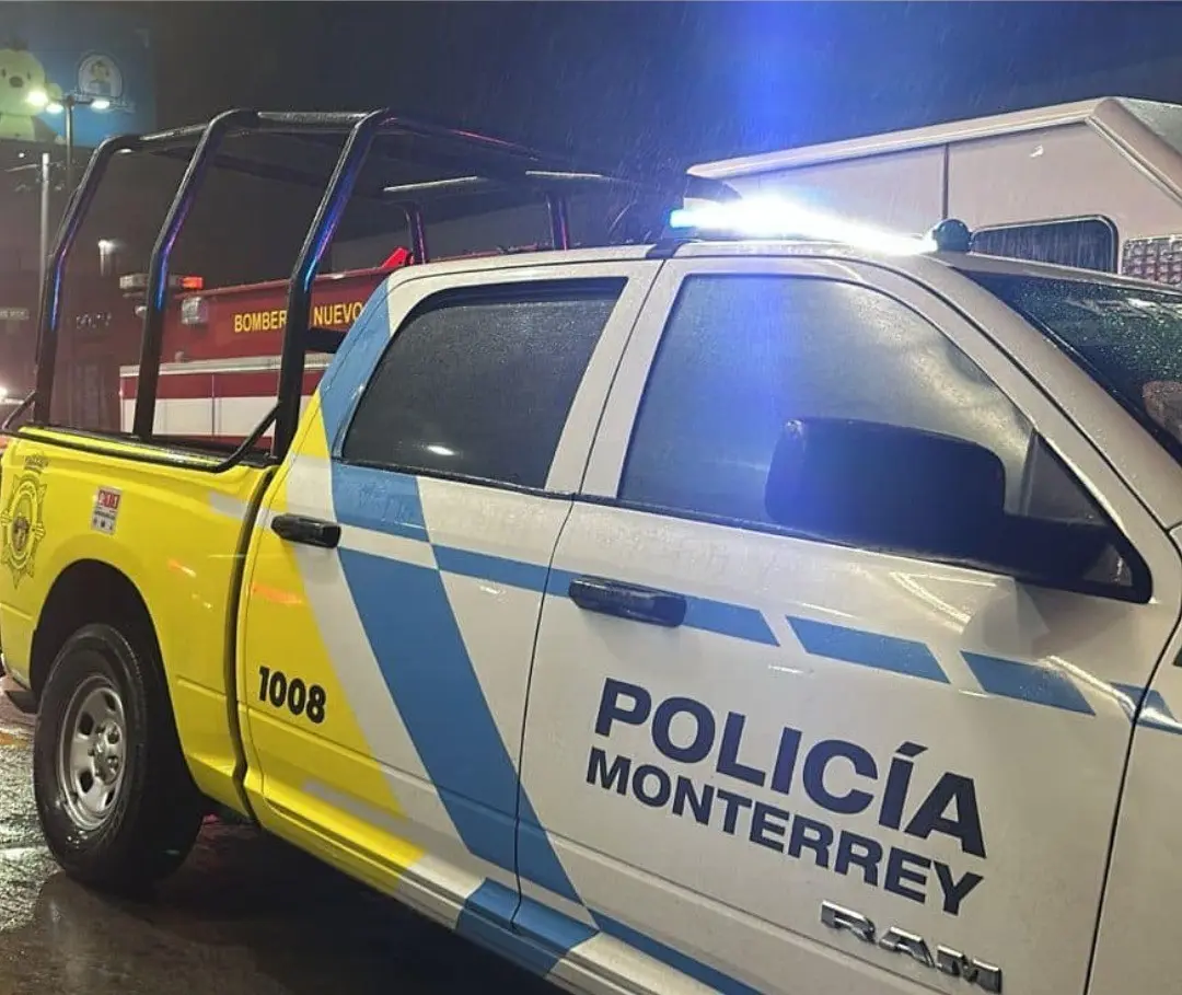 Unidad de la policía de Monterrey en la zona donde ocurrió la detención. Foto: Policía de Monterrey.