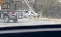 Elementos de Fuerza Civil sufren volcadura durante persecución en Mina