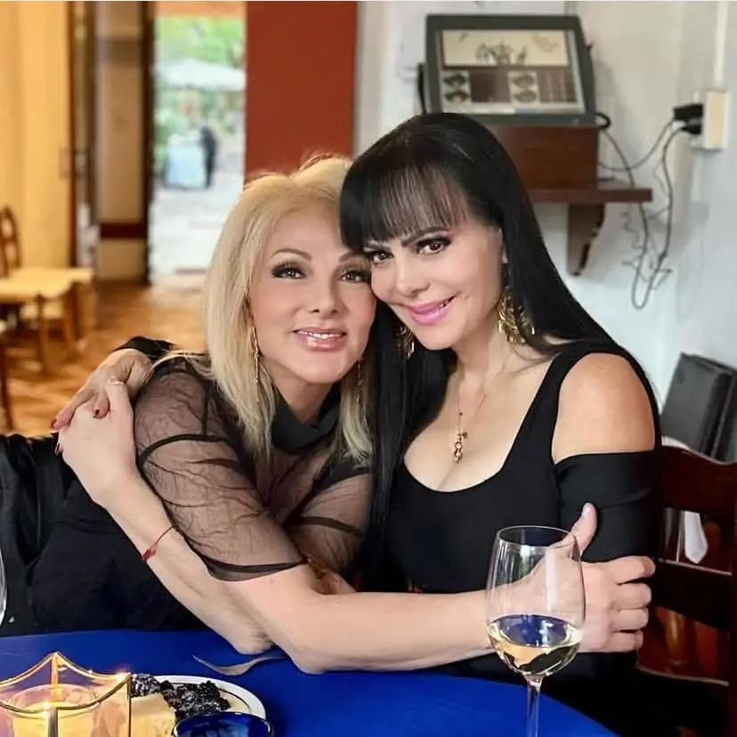 Olivia Collins mete las manos al fuego por Maribel Guardia