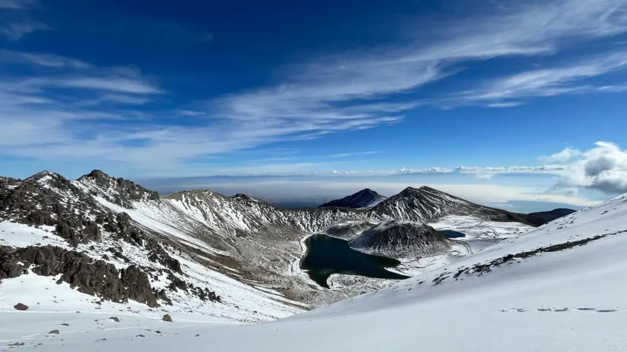 El Nevado de Toluca es uno de los mejores atractivos turísiticos durante la temporada invernal en el Estado de México. Foto X (@Alfie_soul)