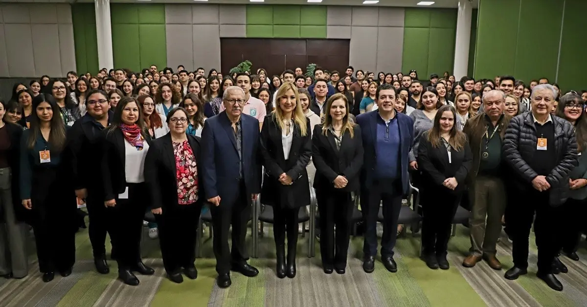 Alma Rosa Marroquín inaugura simposio de nutrición en Monterrey