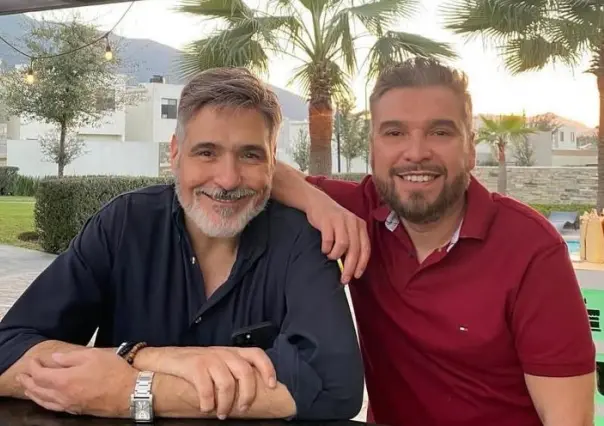 Renán Moreno a un paso del altar, le entrega anillo de compromiso a su pareja Israel Treviño| FOTO