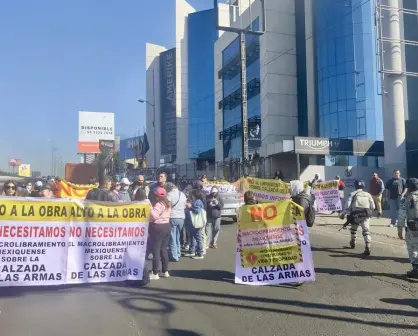 Vecinos de Azcapotzalco bloquean Periférico en protesta por Macro Libramiento