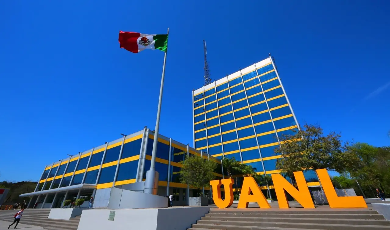 Nuevo León se ha mantenido por 10 años como líder en la colocación de créditos para vivienda nueva, y este acuerdo refuerza su posición como referente nacional. Foto: UANL.