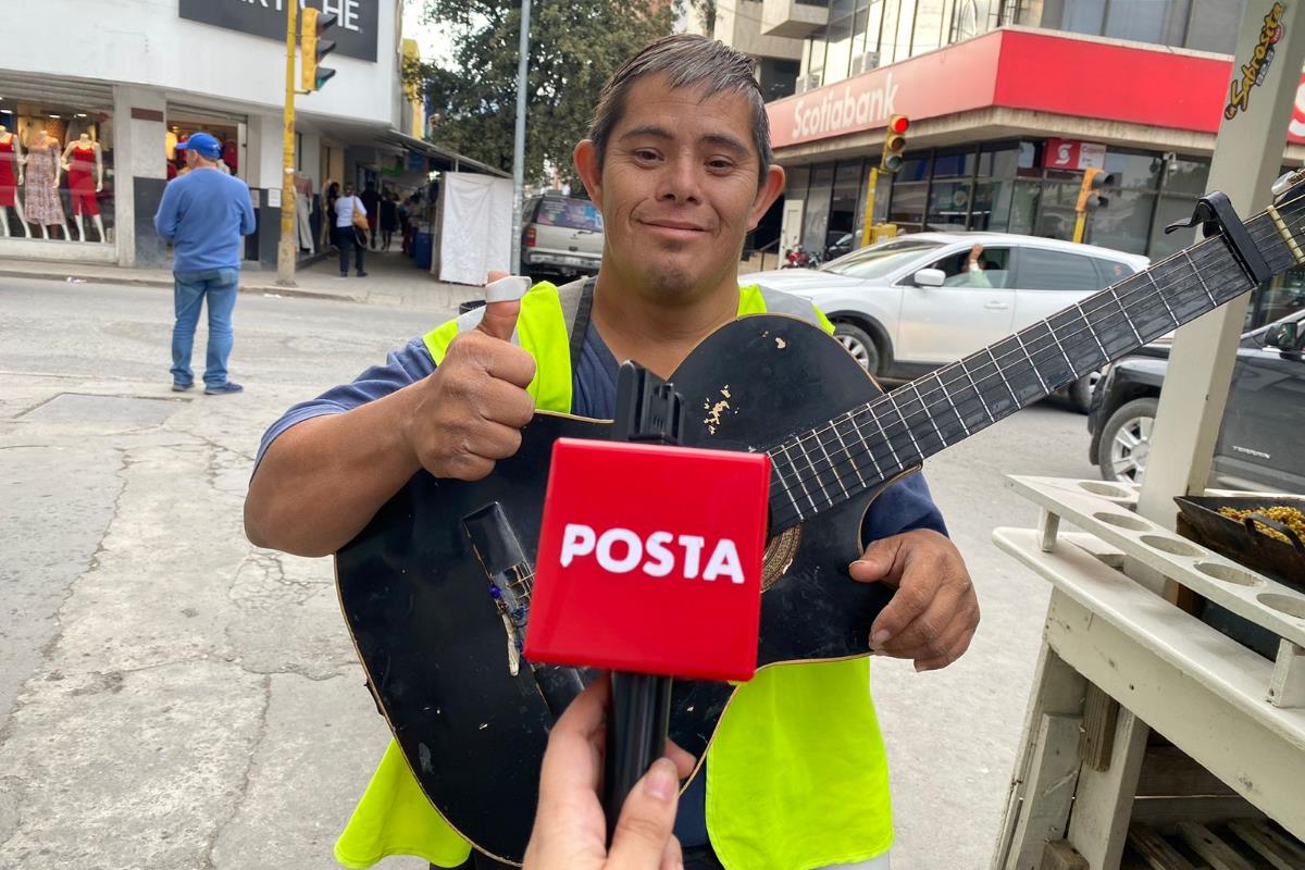 Toñito es un músico con síndrome de Down y su sueño es cantar en la Voz México