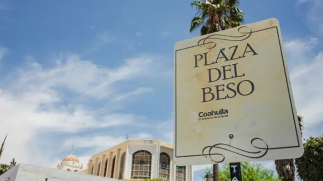 San Valentín: ¿Por que se llama la Plaza del Beso en Parras?