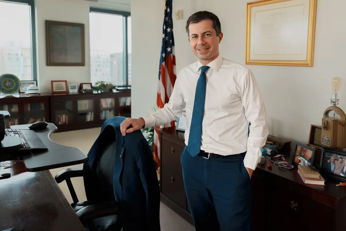 Pete Buttigieg, ex secretario de Transporte de los Estados Unidos. Créditos: X (@PeteButtigieg).