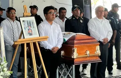 Rinden homenaje a los tres policías fallecidos en Malinalco tras ataque armado