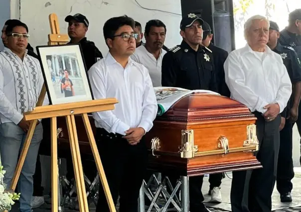 Rinden homenaje a los tres policías fallecidos en Malinalco tras ataque armado