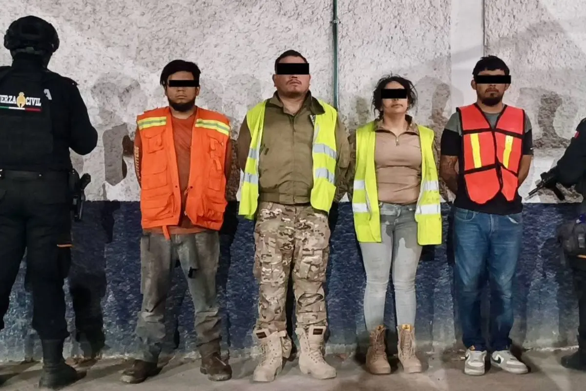 Personas detenidas por elementos de Fuerza Civil. Foto: Raymundo Elizalde