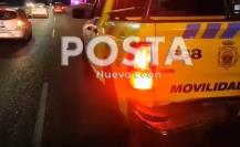 VIDEO | Auto choca contra patrulla tras distracción en avenida Gonzalitos