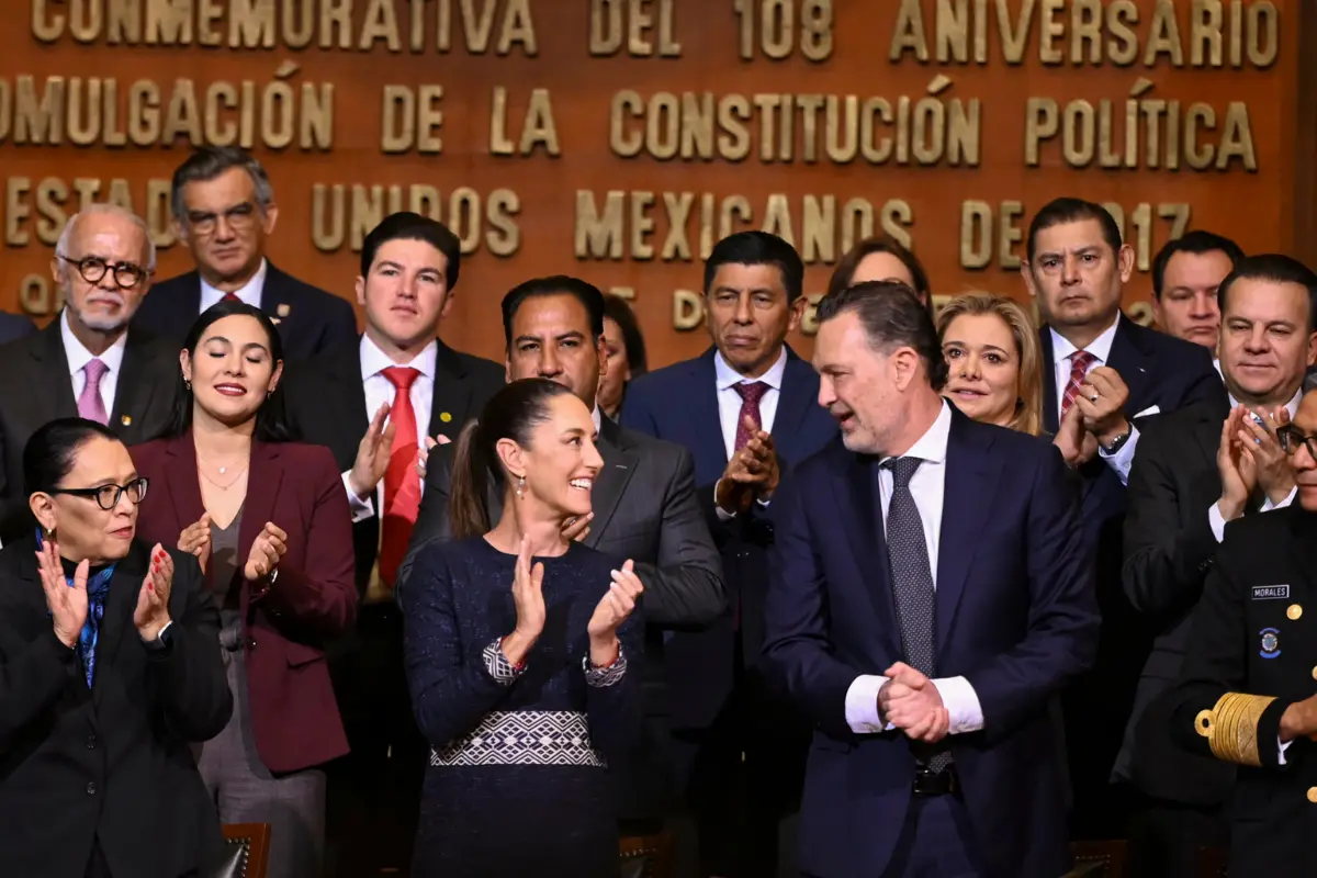 108 Aniversario de la Constitución de 1917. Santiago de Querétaro, Querétaro. Créditos:  x (@Claudiashein).