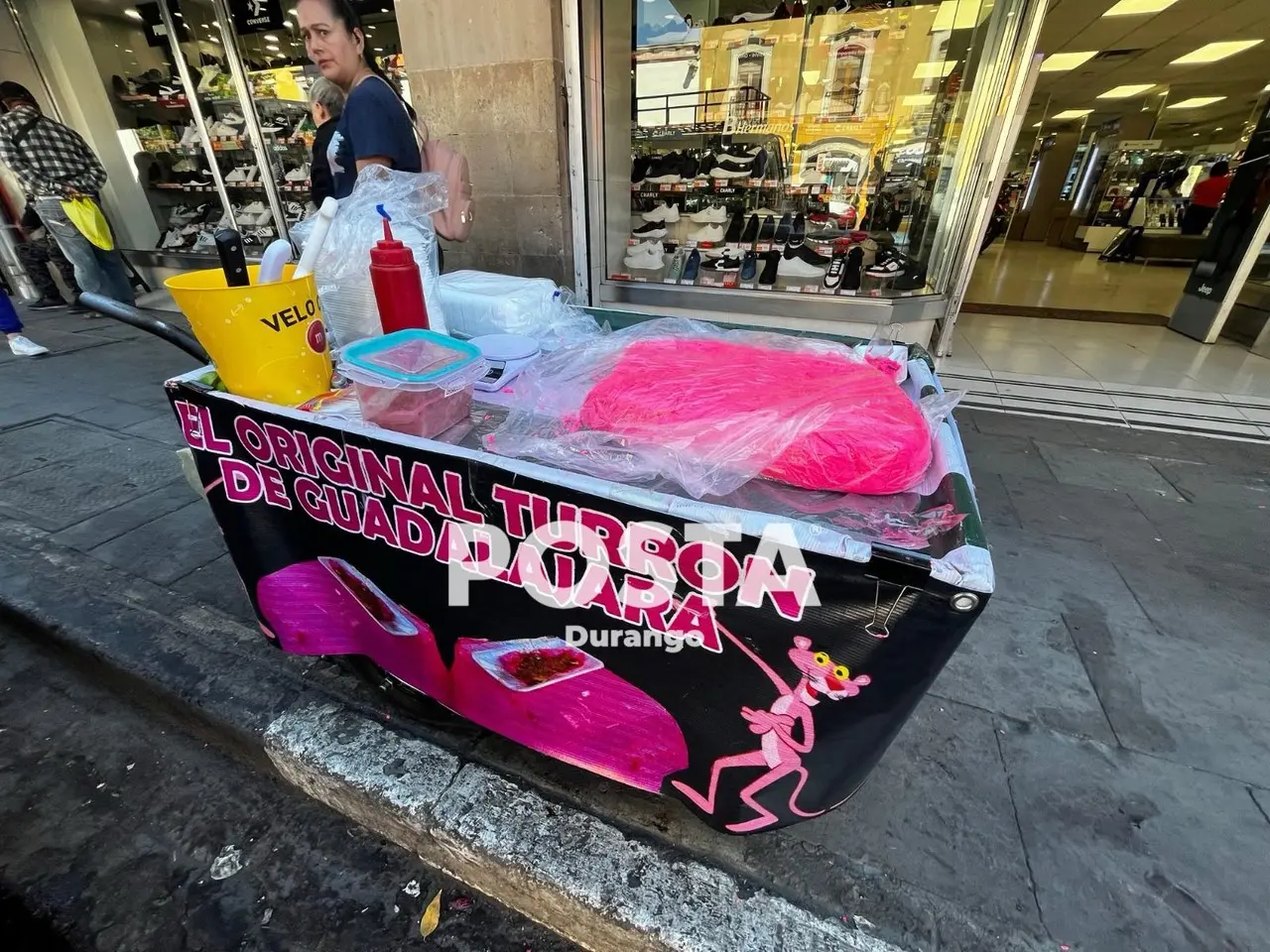 Este dulce típico de Jalisco se está comercializando en las calles de Durango. Foto: Alejandro Ávila.