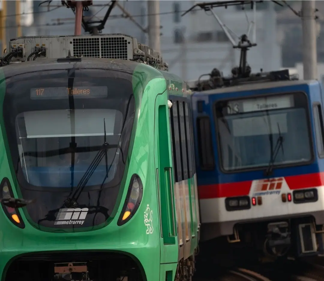 Dos de los vagones del metro de Metrorrey que se usan en el servicio de sus tres líneas. Foto: Metrorrey.